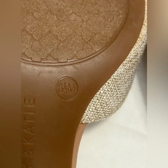 Kelly & Katie Nude Tan Pumps Heels NWOB- Size 6.5 - Picture 6 of 7